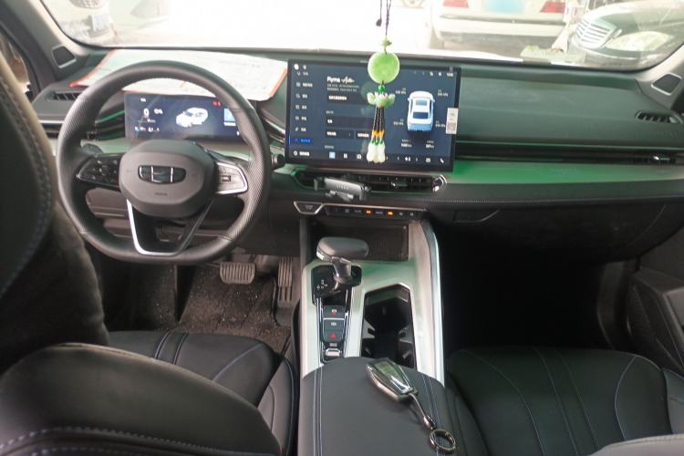 Used Geely Auto Preface 2025 Dongfang Yao 1.5TD Kunlun Edition Center Console