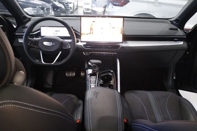 Used Geely Auto Preface 2025 Dongfang Yao 2.0TD Lanxing Edition Center Console