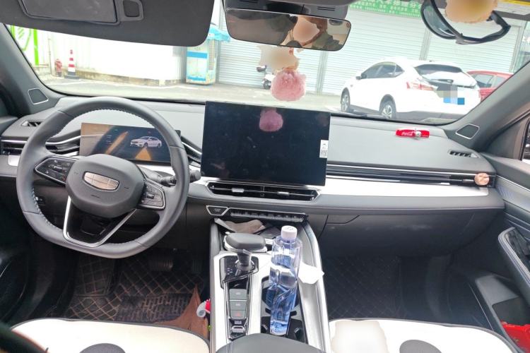 Used Geely Auto Preface 2025 Dongfang Yao 1.5TD Kunlun Edition Center Console