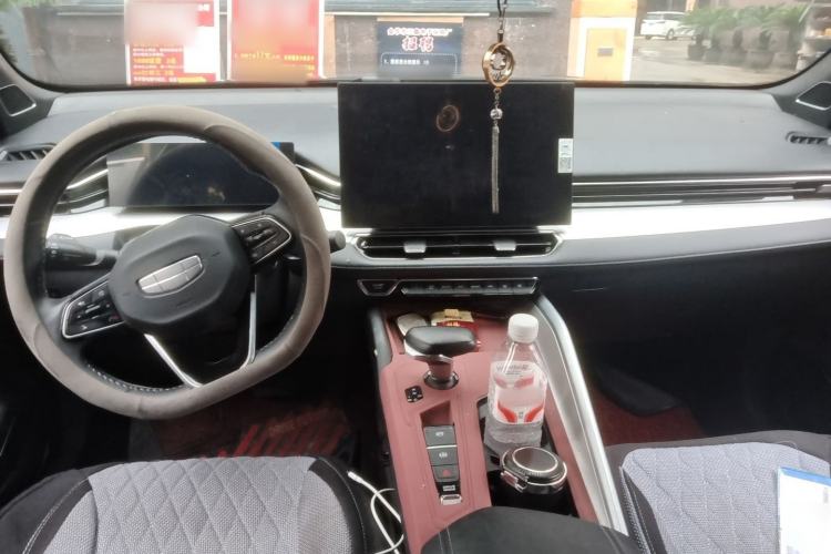 Used Geely Auto Preface 2025 Dongfang Yao 1.5TD Kunlun Edition Center Console