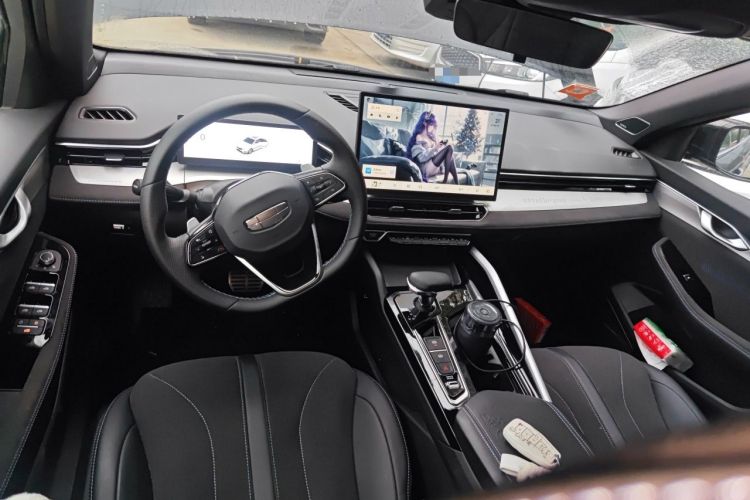 Used Geely Auto Preface 2025 Dongfang Yao 2.0TD Lanxing Edition Center Console