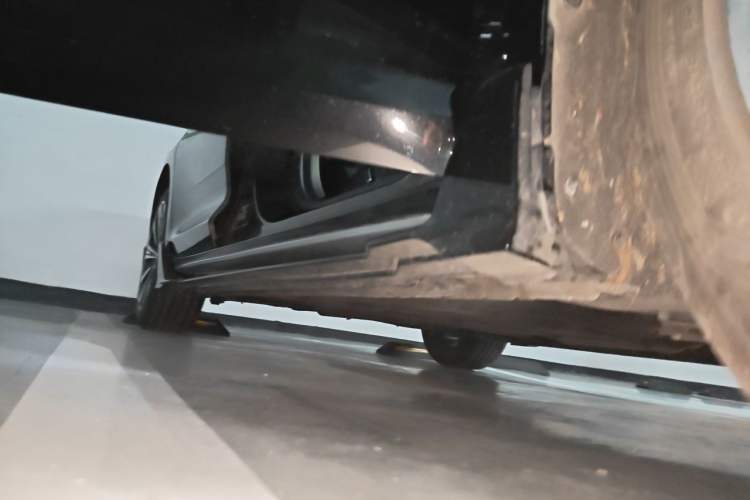 Used Geely Auto Preface 2025 Dongfang Yao 2.0TD Lanxing Edition Chassis Front Right