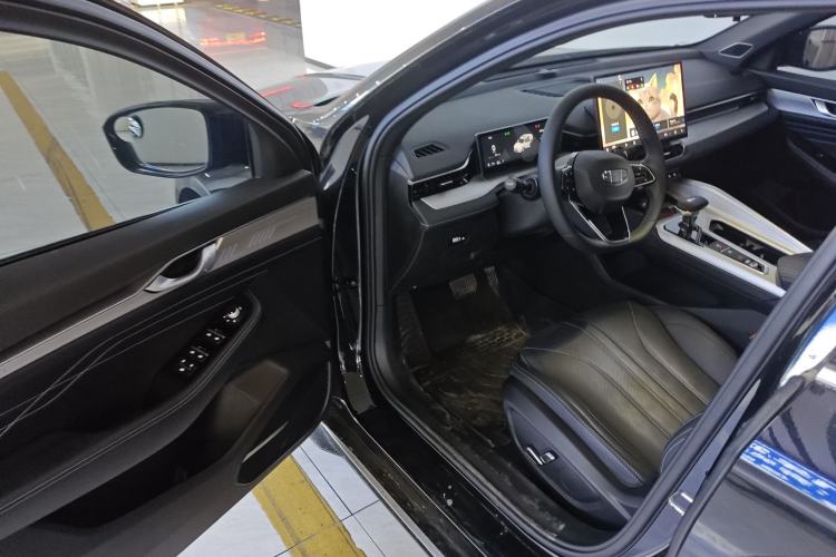 Used Geely Auto Preface 2025 Dongfang Yao 1.5TD Kunlun Edition Driver Seat
