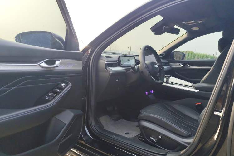 Used Geely Auto Preface 2025 Dongfang Yao 1.5TD Kunlun Edition Driver Seat