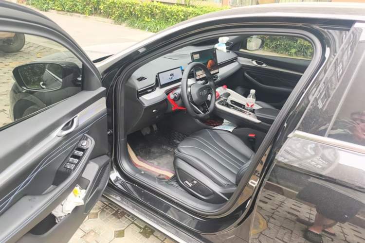 Used Geely Auto Preface 2025 Dongfang Yao 1.5TD Kunlun Edition Driver Seat