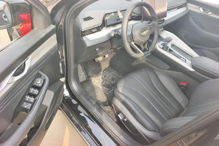 Used Geely Auto Preface 2025 Dongfang Yao 1.5TD Kunlun Edition Driver Seat