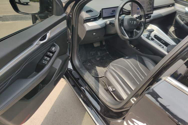 Used Geely Auto Preface 2025 Dongfang Yao 1.5TD Kunlun Edition Driver Seat