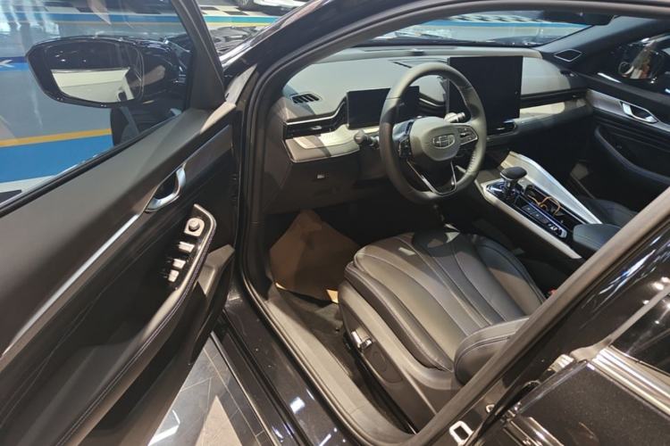 Used Geely Auto Preface 2025 Dongfang Yao 1.5TD Kunlun Edition Driver Seat