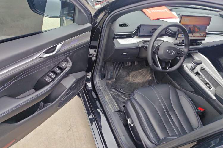 Used Geely Auto Preface 2025 Dongfang Yao 1.5TD Kunlun Edition Driver Seat
