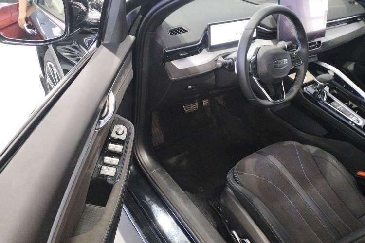 Used Geely Auto Preface 2025 Dongfang Yao 2.0TD Lanxing Edition Driver Seat