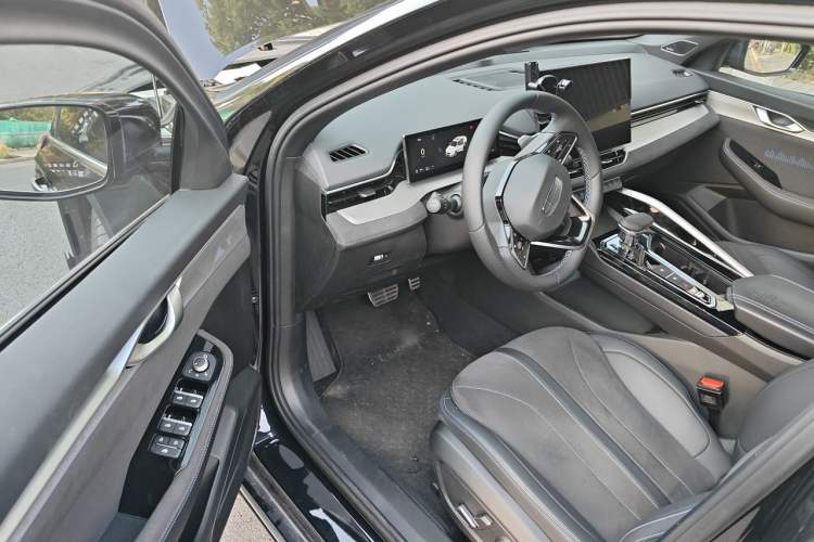 Used Geely Auto Preface 2025 Dongfang Yao 2.0TD Lanxing Edition Driver Seat