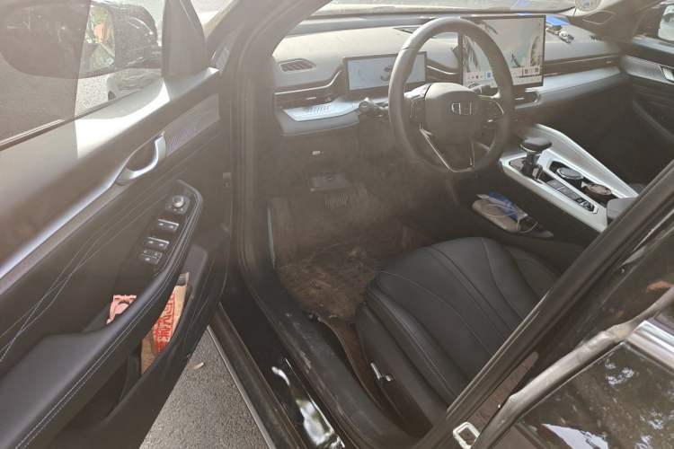 Used Geely Auto Preface 2025 Dongfang Yao 1.5TD Kunlun Edition Driver Seat