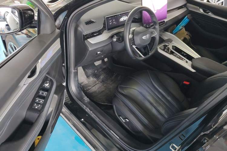 Used Geely Auto Preface 2025 Dongfang Yao 1.5TD Kunlun Edition Driver Seat