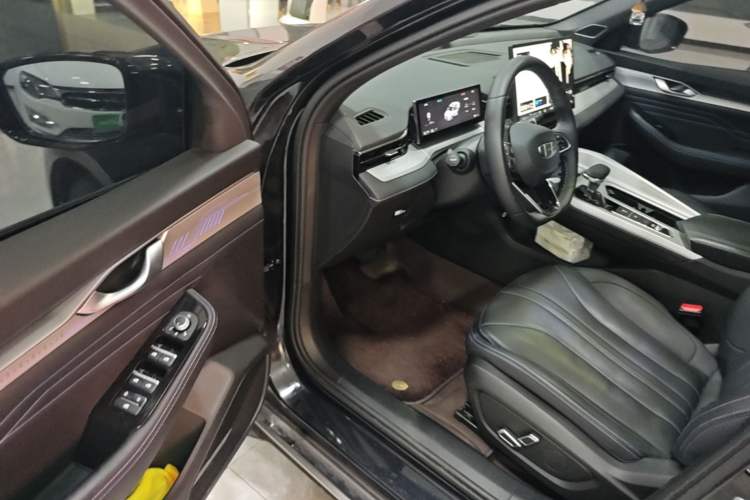 Used Geely Auto Preface 2025 Dongfang Yao 1.5TD Kunlun Edition Driver Seat