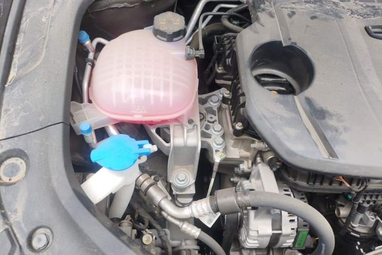 Used Geely Auto Preface 2025 Dongfang Yao 1.5TD Kunlun Edition Engine Bay Right