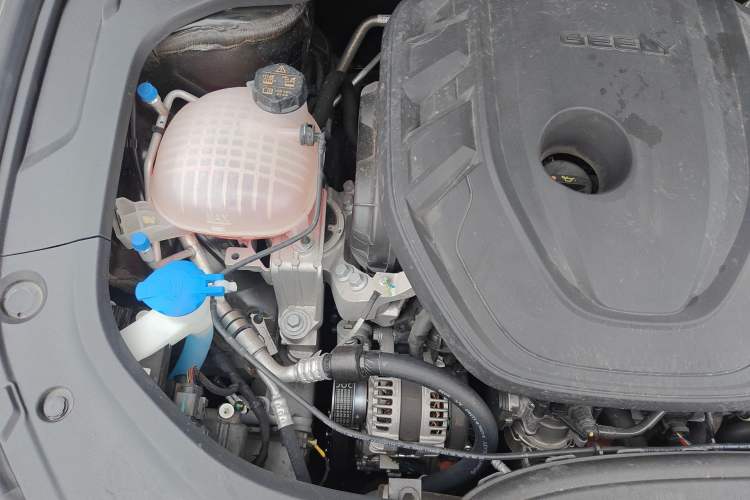 Used Geely Auto Preface 2025 Dongfang Yao 2.0TD Lanxing Edition Engine Bay Right