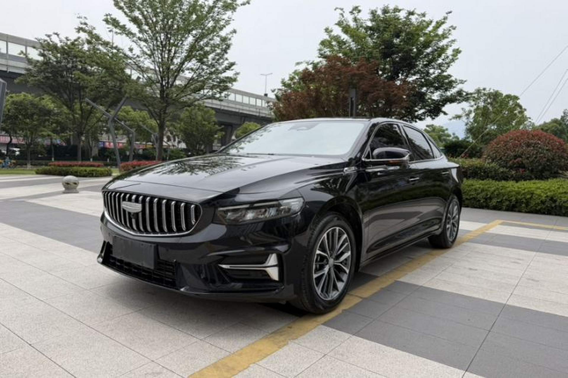 Used Geely Auto Preface 2025 Dongfang Yao 1.5TD Fuyao Edition Front Left 45 Deg