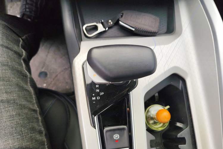 Used Geely Auto Preface 2025 Dongfang Yao 1.5TD Kunlun Edition Gear Lever