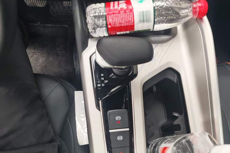 Used Geely Auto Preface 2025 Dongfang Yao 1.5TD Kunlun Edition Gear Lever