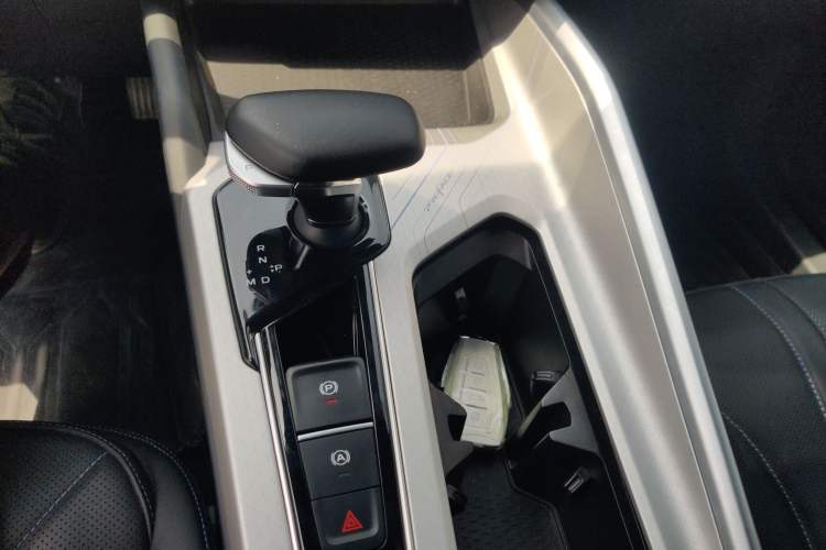 Used Geely Auto Preface 2025 Dongfang Yao 1.5TD Kunlun Edition Gear Lever