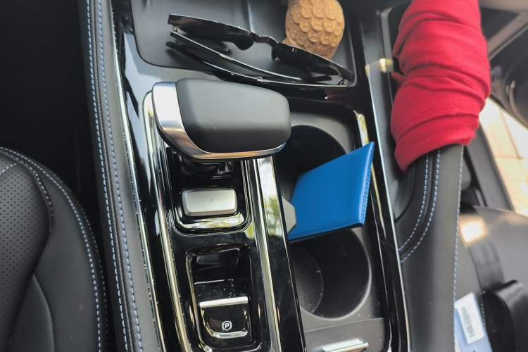Used Geely Auto Preface 2025 Dongfang Yao 1.5TD Kunlun Edition Gear Lever