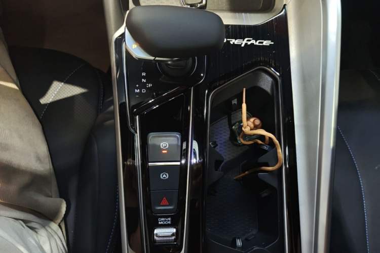 Used Geely Auto Preface 2025 Dongfang Yao 1.5TD Kunlun Edition Gear Lever