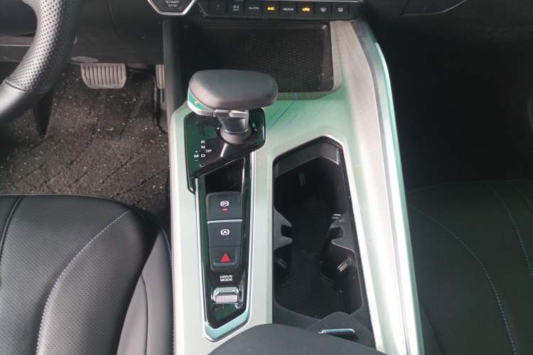 Used Geely Auto Preface 2025 Dongfang Yao 1.5TD Kunlun Edition Gear Lever