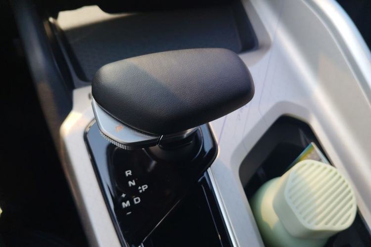 Used Geely Auto Preface 2025 Dongfang Yao 1.5TD Fuyao Edition Gear Lever