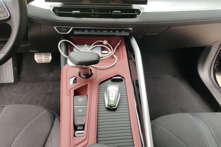 Used Geely Auto Preface 2025 Dongfang Yao 2.0TD Lanxing Edition Gear Lever