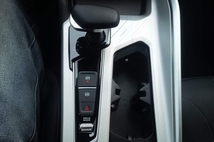 Used Geely Auto Preface 2025 Dongfang Yao 1.5TD Kunlun Edition Gear Lever