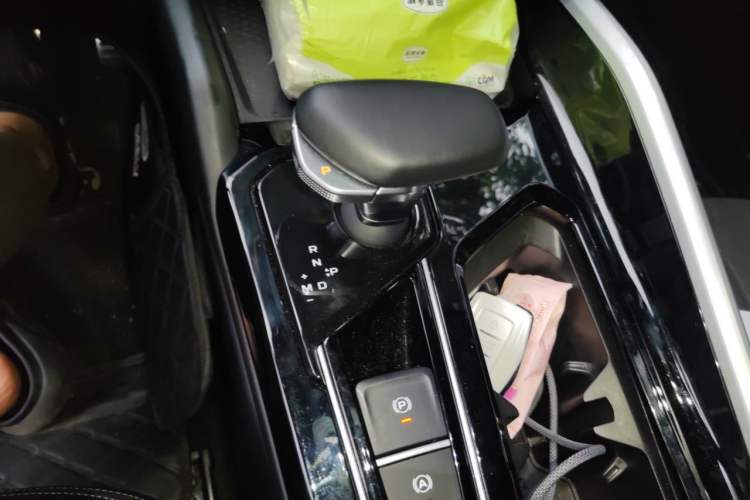 Used Geely Auto Preface 2025 Dongfang Yao 2.0TD Moonlight Edition Gear Lever