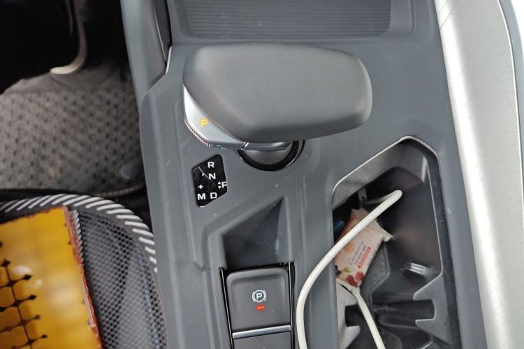 Used Geely Auto Preface 2025 Dongfang Yao 1.5TD Kunlun Edition Gear Lever
