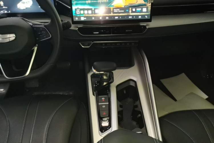 Used Geely Auto Preface 2025 Dongfang Yao 1.5TD Kunlun Edition Gear Lever