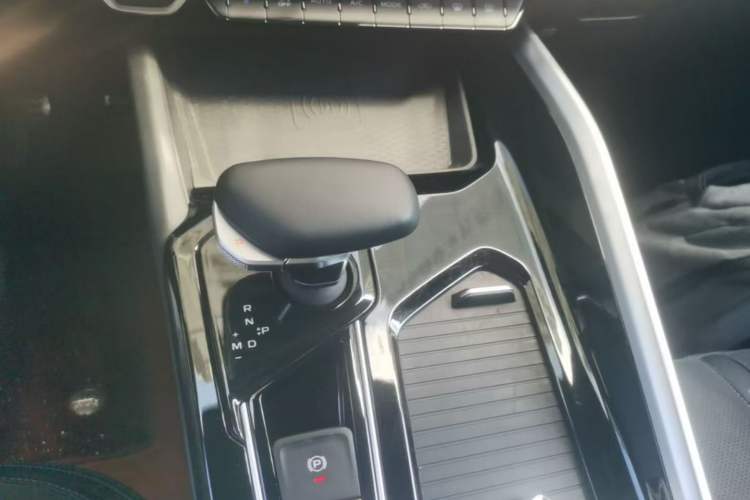 Used Geely Auto Preface 2025 Dongfang Yao 2.0TD Moonlight Edition Gear Lever
