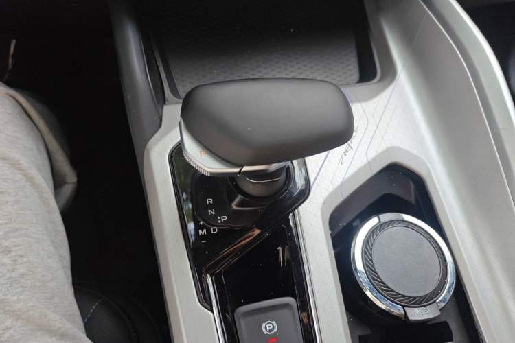 Used Geely Auto Preface 2025 Dongfang Yao 1.5TD Kunlun Edition Gear Lever