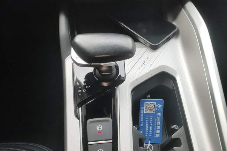 Used Geely Auto Preface 2025 Dongfang Yao 1.5TD Fuyao Edition Gear Lever