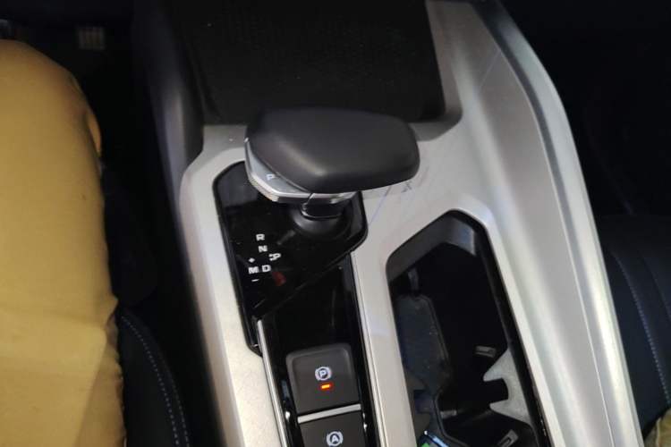 Used Geely Auto Preface 2025 Dongfang Yao 1.5TD Kunlun Edition Gear Lever