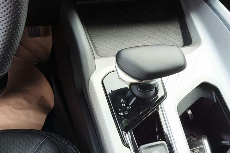 Used Geely Auto Preface 2025 Dongfang Yao 1.5TD Kunlun Edition Gear Lever