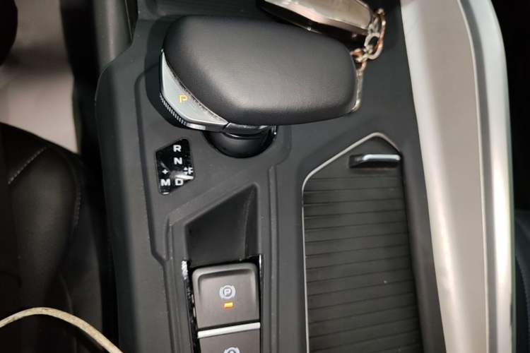 Used Geely Auto Preface 2025 Dongfang Yao 1.5TD Kunlun Edition Gear Lever