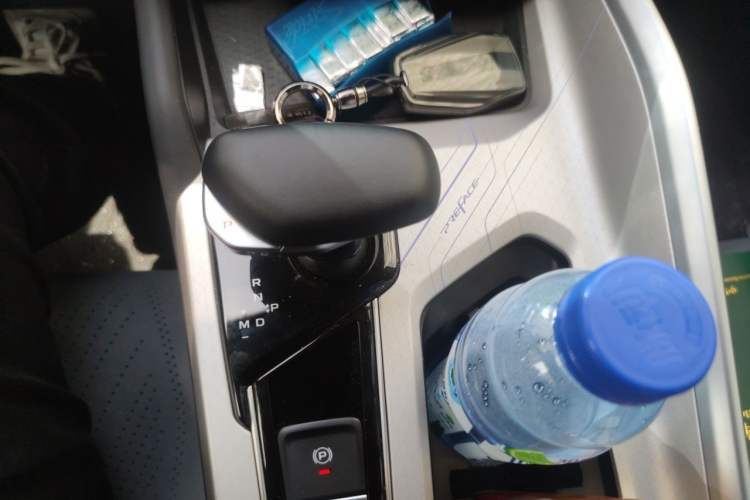 Used Geely Auto Preface 2025 Dongfang Yao 1.5TD Fuyao Edition Gear Lever