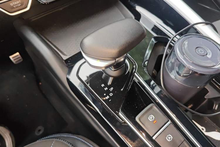 Used Geely Auto Preface 2025 Dongfang Yao 2.0TD Lanxing Edition Gear Lever