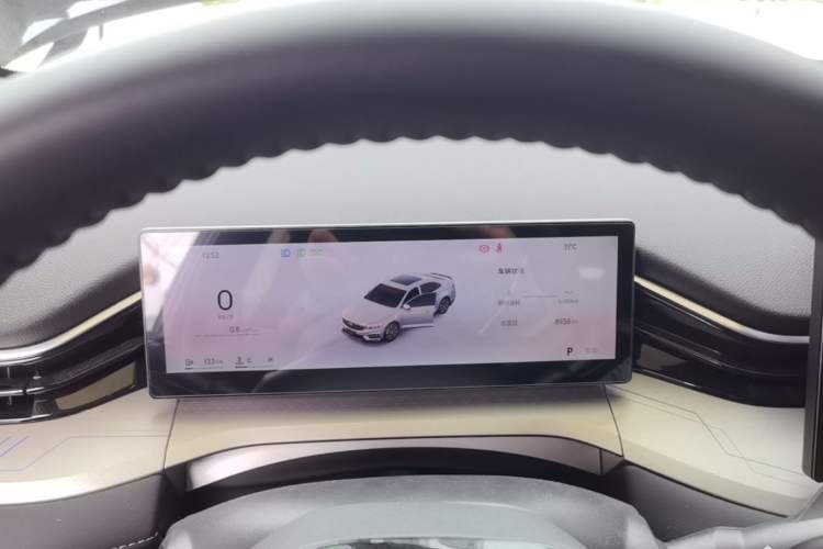 Used Geely Auto Preface 2025 Dongfang Yao 1.5TD Kunlun Edition Instrument Cluster