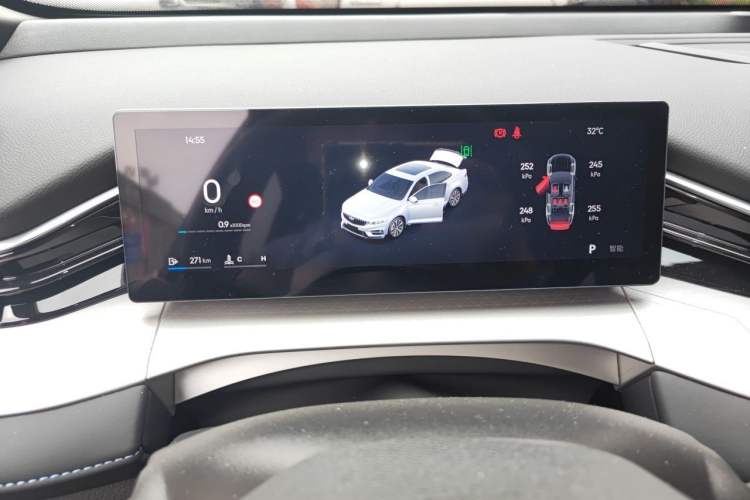 Used Geely Auto Preface 2025 Dongfang Yao 1.5TD Fuyao Edition Instrument Cluster