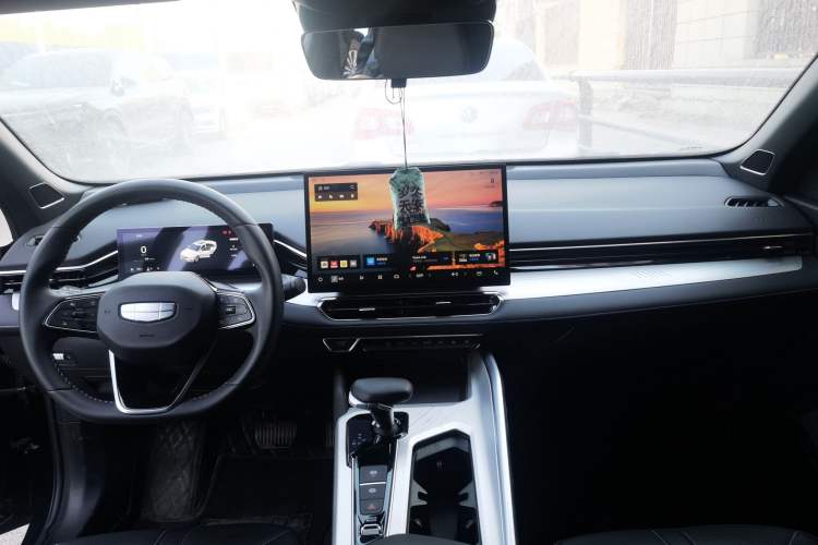 Used Geely Auto Preface 2025 Dongfang Yao 1.5TD Kunlun Edition Interior 2