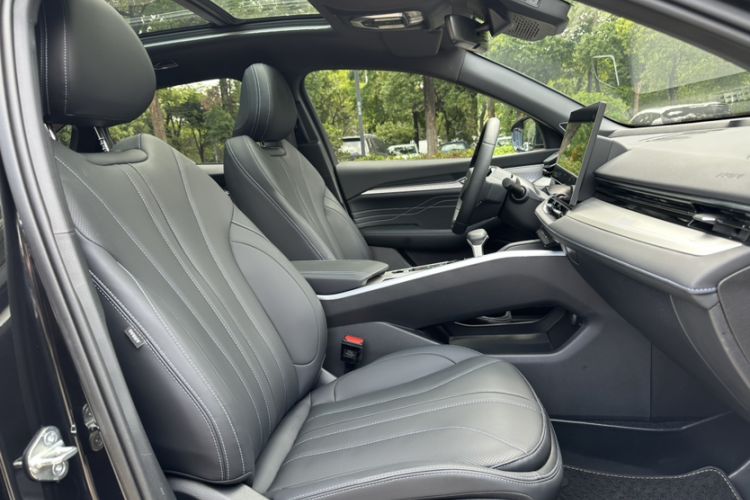 Used Geely Auto Preface 2025 Dongfang Yao 1.5TD Kunlun Edition Interior 2