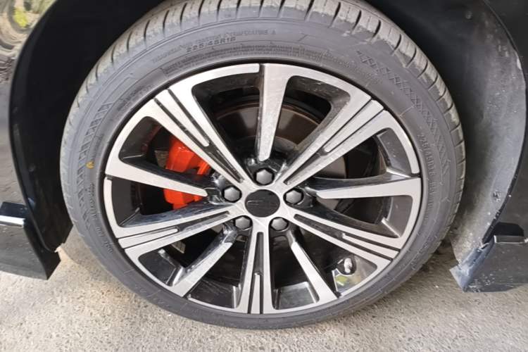 Used Geely Auto Preface 2025 Dongfang Yao 2.0TD Jin Chao Edition Left Front Wheel Hub