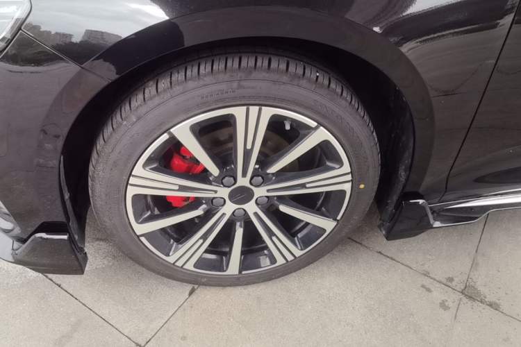 Used Geely Auto Preface 2025 Dongfang Yao 1.5TD Kunlun Edition Left Front Wheel Hub