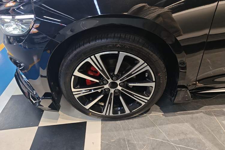 Used Geely Auto Preface 2025 Dongfang Yao 1.5TD Kunlun Edition Left Front Wheel Hub