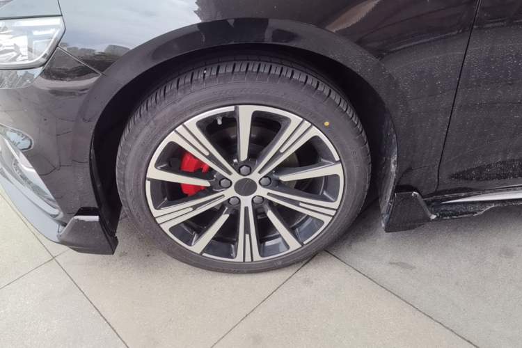 Used Geely Auto Preface 2025 Dongfang Yao 1.5TD Kunlun Edition Left Front Wheel Hub