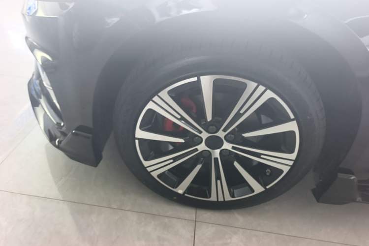 Used Geely Auto Preface 2025 Dongfang Yao 1.5TD Kunlun Edition Left Front Wheel Hub
